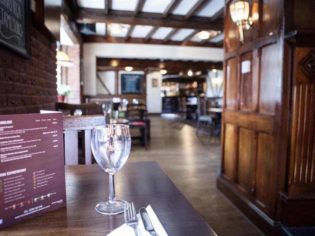 The Crewe Arms Hotel Екстериор снимка