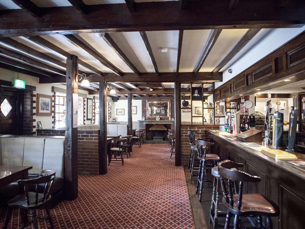 The Crewe Arms Hotel Екстериор снимка